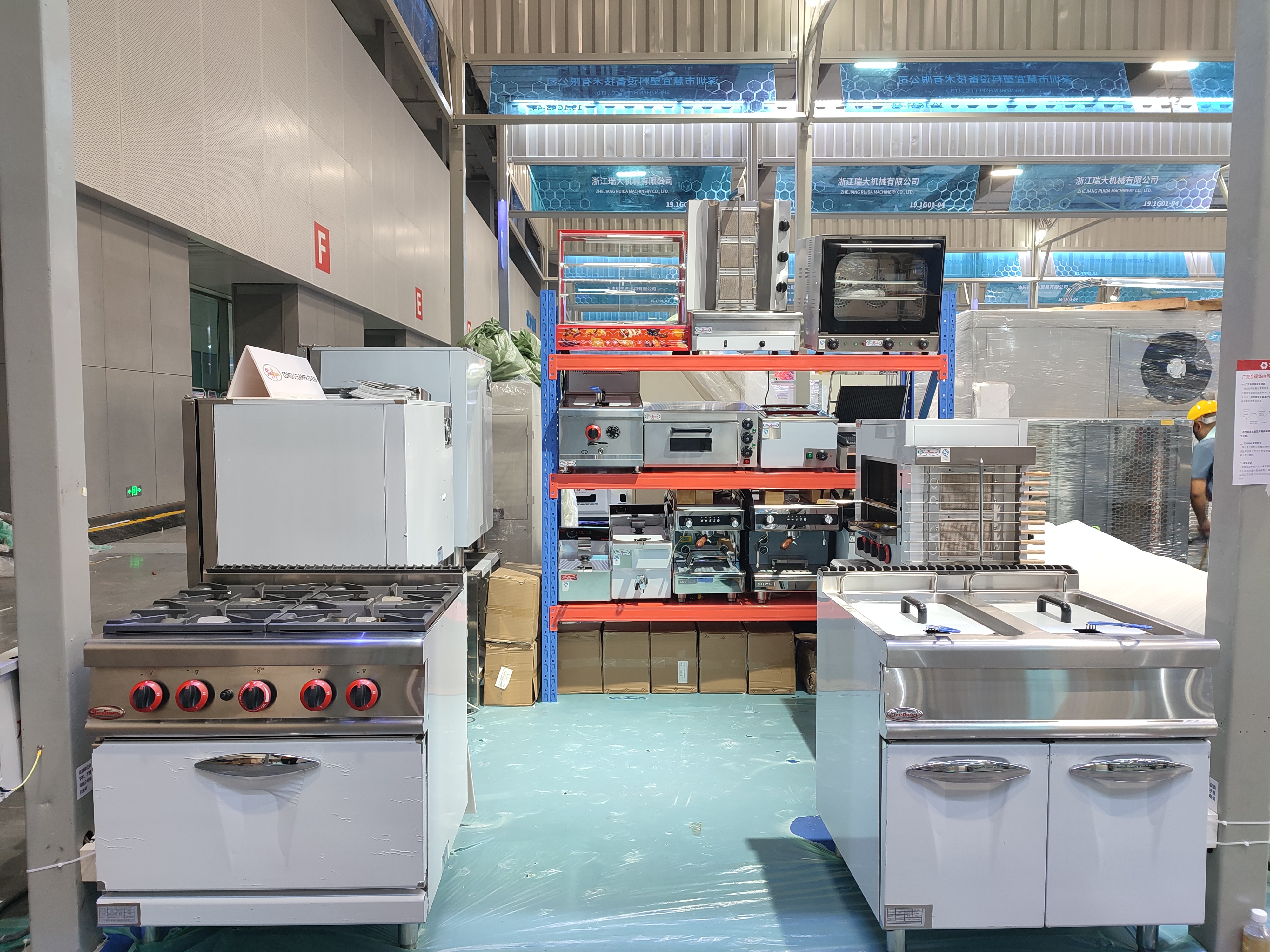 Jieguan commercial kitchen equipment booth at Canton Fair